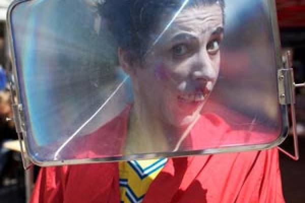 Walk Acts Martha Labil